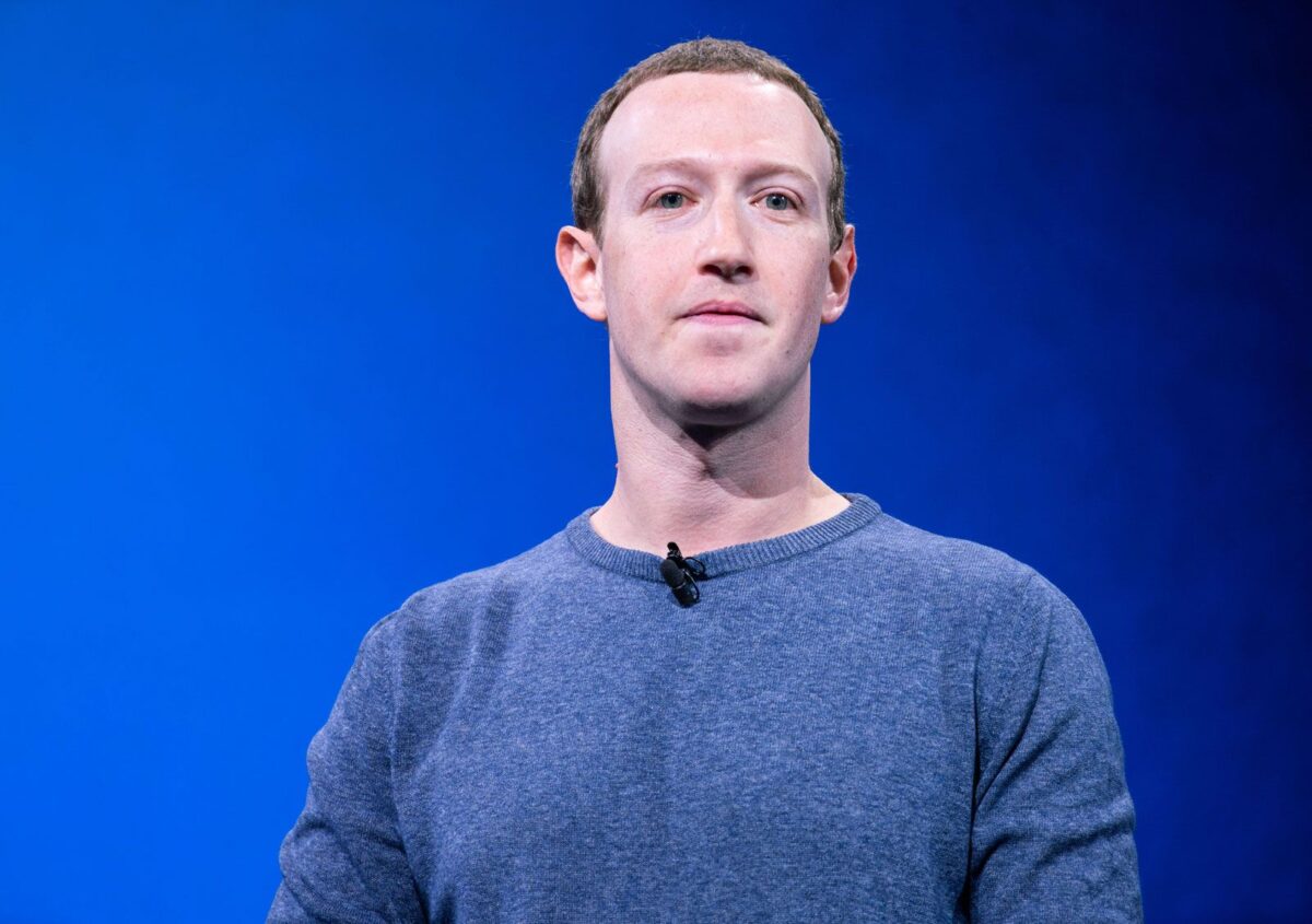 Mark Zuckerberg attaque Mark Zuckerberg en justice